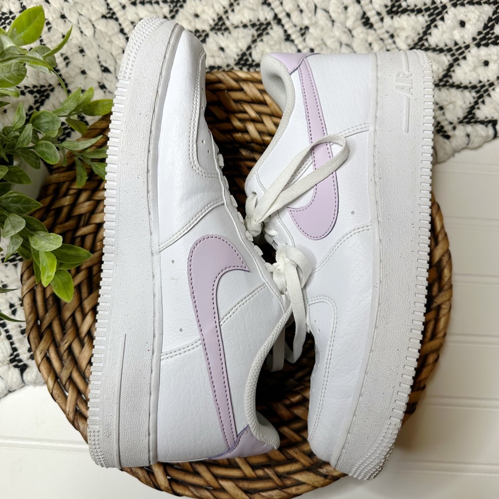NIKE Lavender Air Force 1 - Picture 1 of 10